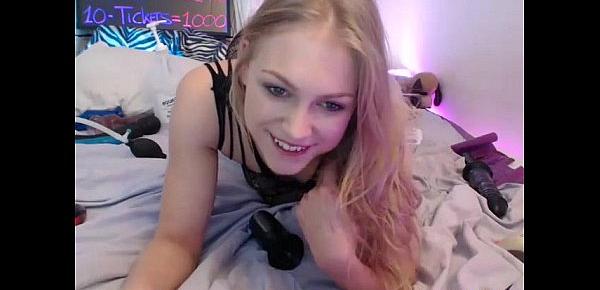  Sexy Elise Gapes Her AssHole on Webcam   —  www.girls4cock.comsiswet19 my FREECHAT